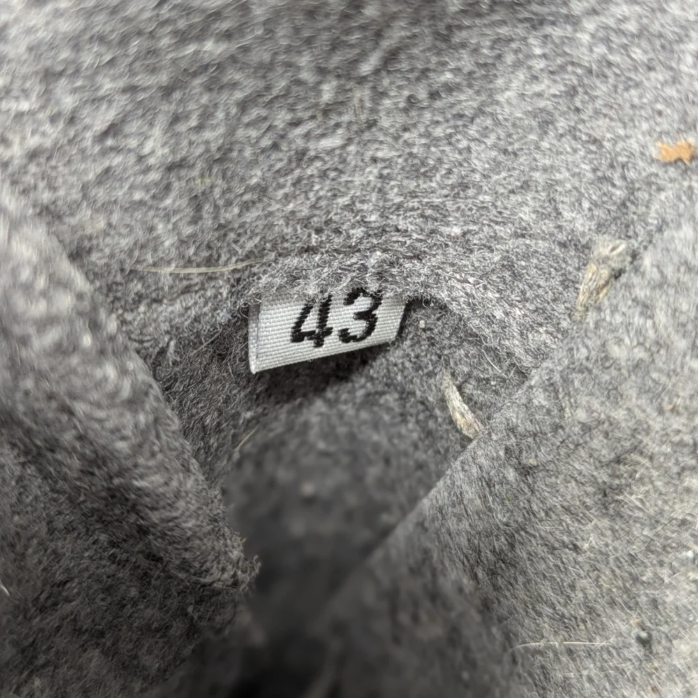 Giesswein Grey Wool Running Shoe 43